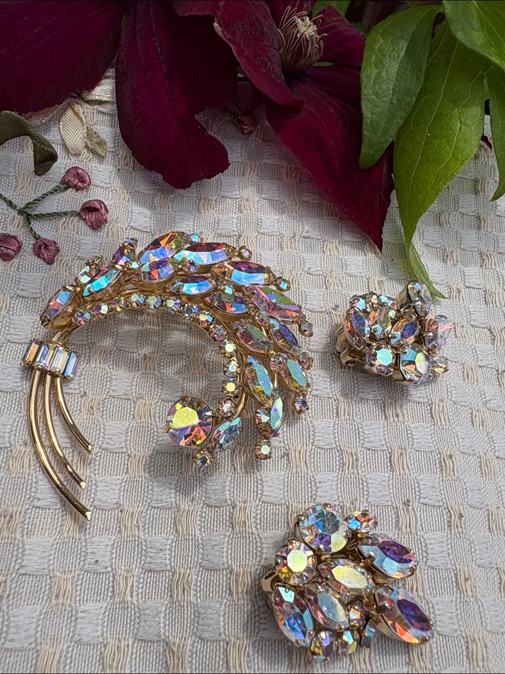 Vintage SHERMAN Aurora Borealis Rhinestone Brooch & Clip On Earrings Set#401